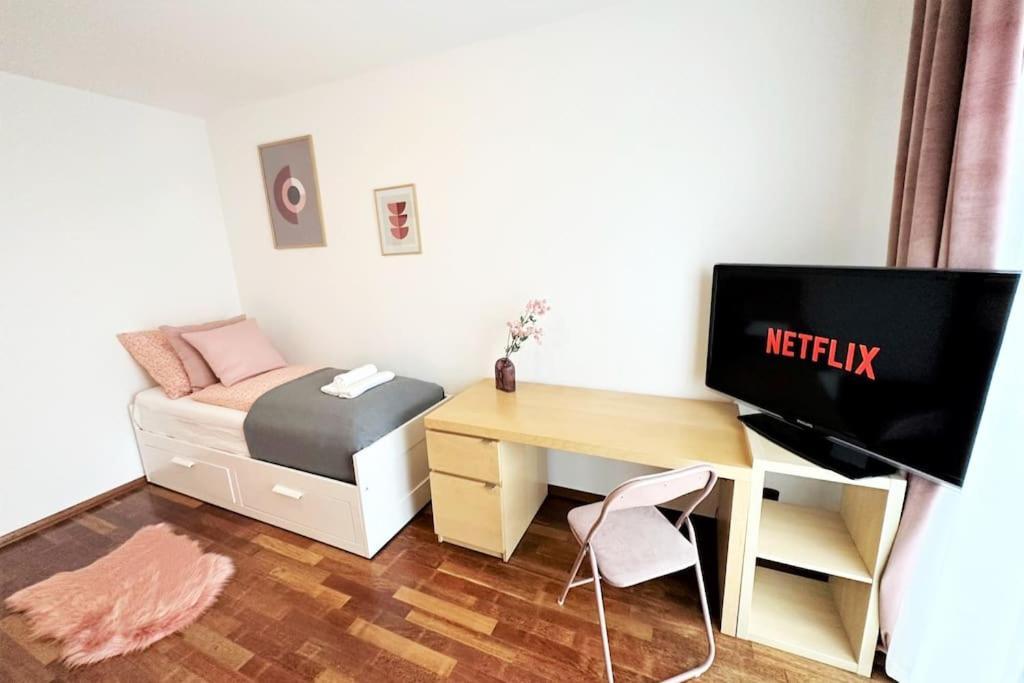 Exclusive Penthouse Near Citycenter 120M2 +Netflix Krakow Exterior photo